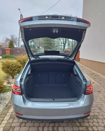 Skoda Superb cena 82500 przebieg: 154745, rok produkcji 2018 z Częstochowa małe 301